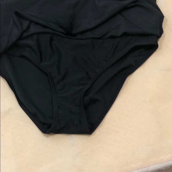 NWOT Black Swim Skirt, size small - Picture 4 of 9